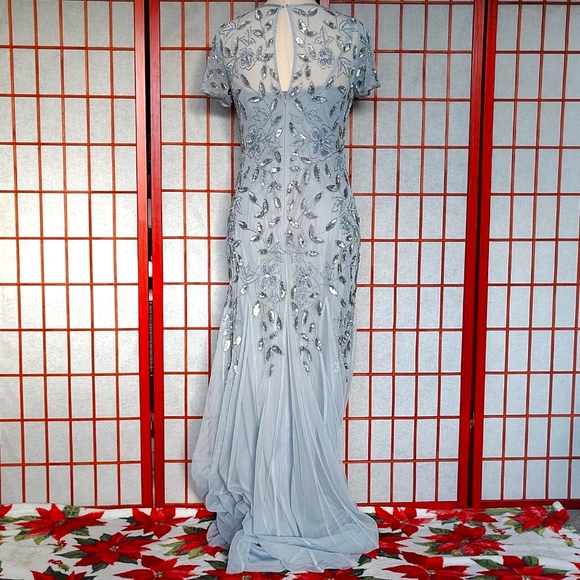 Adrianna Papell Stunning Sparkling Zip Up Long Dress. Size: 4 - Picture 4 of 5